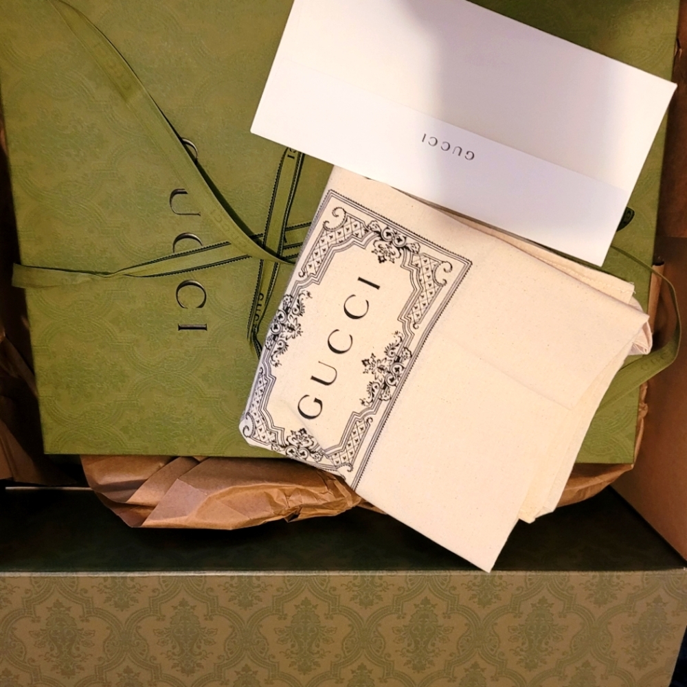 Gucci - Picture 2 of 3